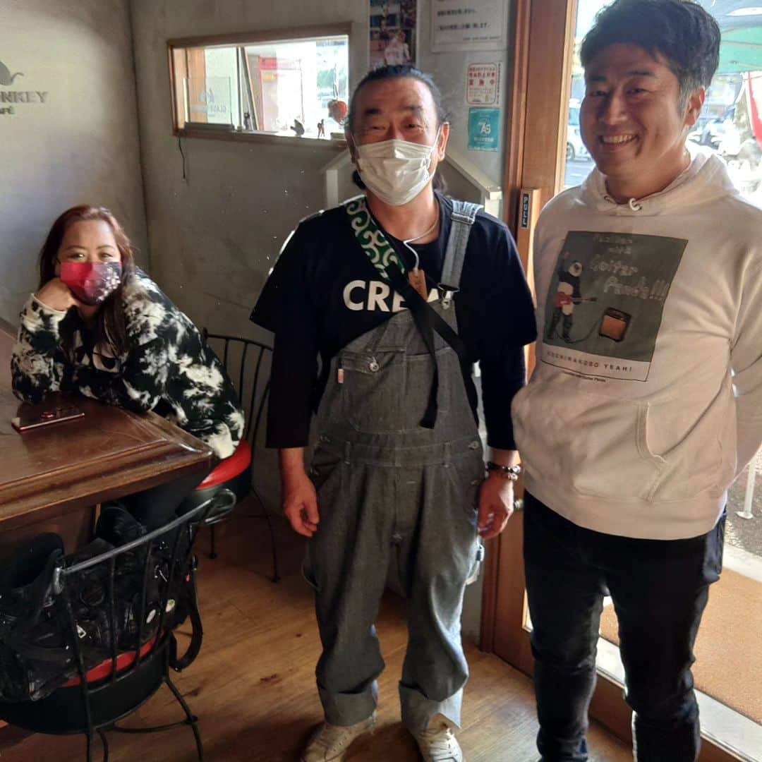 山川のりをのインスタグラム：「今夜は小牧グラスモンキーにてギターパンダライブです。18時/19時、2500円+D。魅惑のワンマンショー！お近くの方は慎重に会いに来てアイニージュー！」