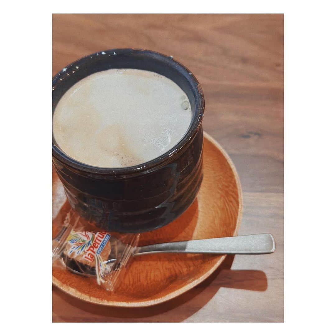 yori designerさんのインスタグラム写真 - (yori designerInstagram)「☕️  雨宿りついでに 新しいカフェでお茶。  #パン屋さんのカフェ @cafe_tranquille  @boulangerie_louloutte」10月21日 16時40分 - yoko915
