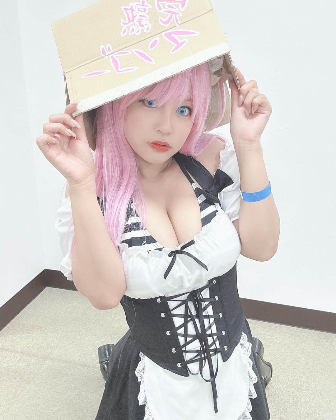 夕美しおんさんのインスタグラム写真 - (夕美しおんInstagram)「ゆるけっと！終わりましたー！  お越しいただきありがとうございました。  他のイベントと違って、しおんのこと知らない！って方とお会いする機会が多くて楽しかったです。  また、そんな中知ってる人がきてくれるのも凄く安心したし、嬉しかったです！  沢山ありがとうございました！  もっとセクシーにもっと可愛くなりたいなーと思いましたദ്ദിᐢ- ̫-ᐢ₎」10月21日 16時52分 - shion_yumi_