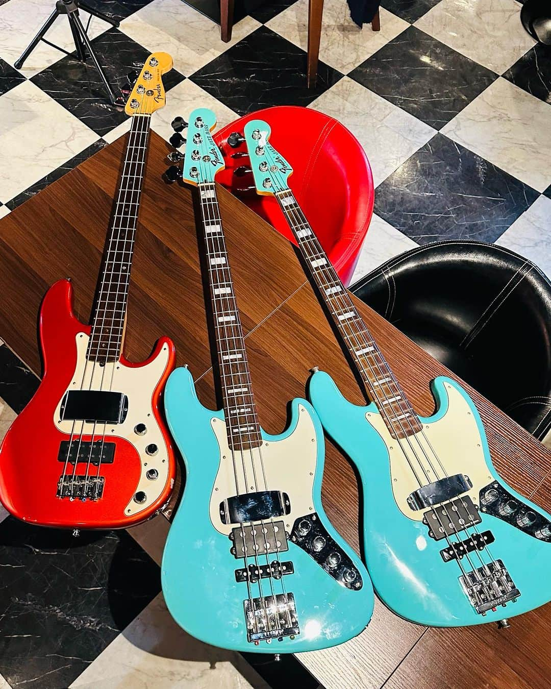 日野賢二さんのインスタグラム写真 - (日野賢二Instagram)「Thanx to my friends who bought my fender signature basses! I’m guilty of leaving my own bass @home once again! Thanx to Arima and Tori-k my rivals^_^!But I brought John Suhr’s Fender American Deluxe Precision Bass!!!でもアメデラ持ってきた〜^_^  今回また九州ツアーは手ぶら〜 ダチ達が僕のシグネチャー・モデル(ありマッチとToriーkさん (ライバル達))持ってるから、助かります^_^❤️ありがとう^_^❤️」10月21日 16時53分 - jinobass