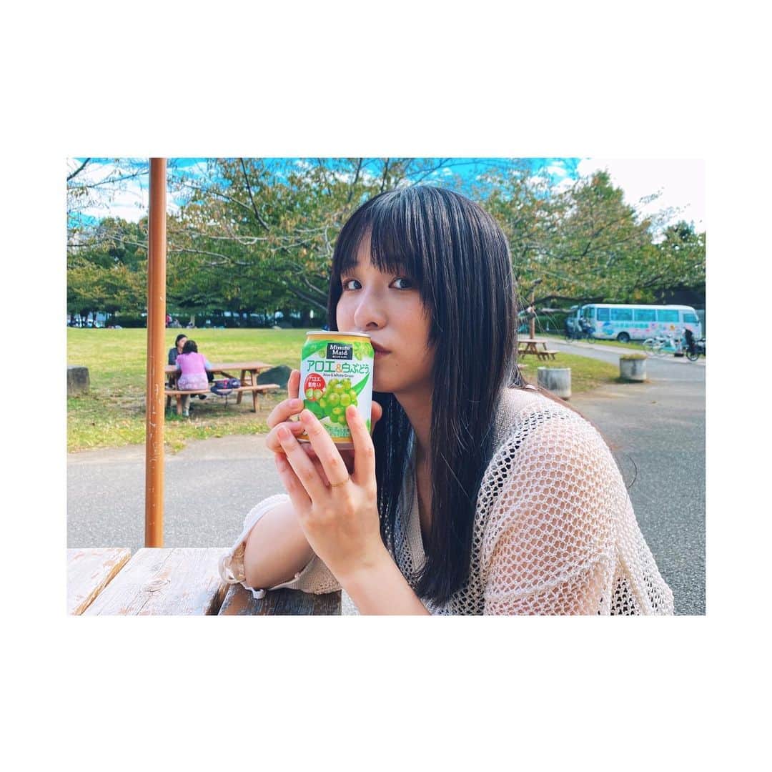 神田莉緒香のインスタグラム：「--- て、天気良〜〜〜！ んでこれ美味しいやつ。  . #選んじゃうよね #飲んじゃうよね」