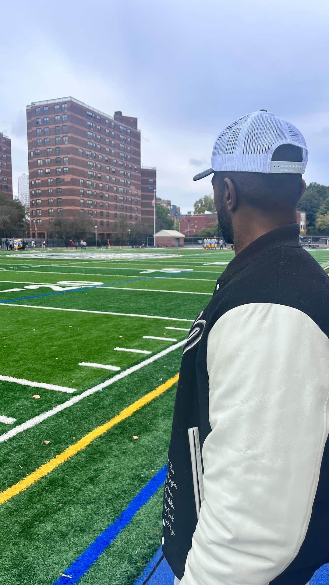 ジェイミー・ヘクターのインスタグラム：「Memories! Shout out to my old high school @transittechexpress @transittechexpressfootball dominating on the field today!  Shout out to the dedicated family and staff that support the kids as they go after they're dreams!」
