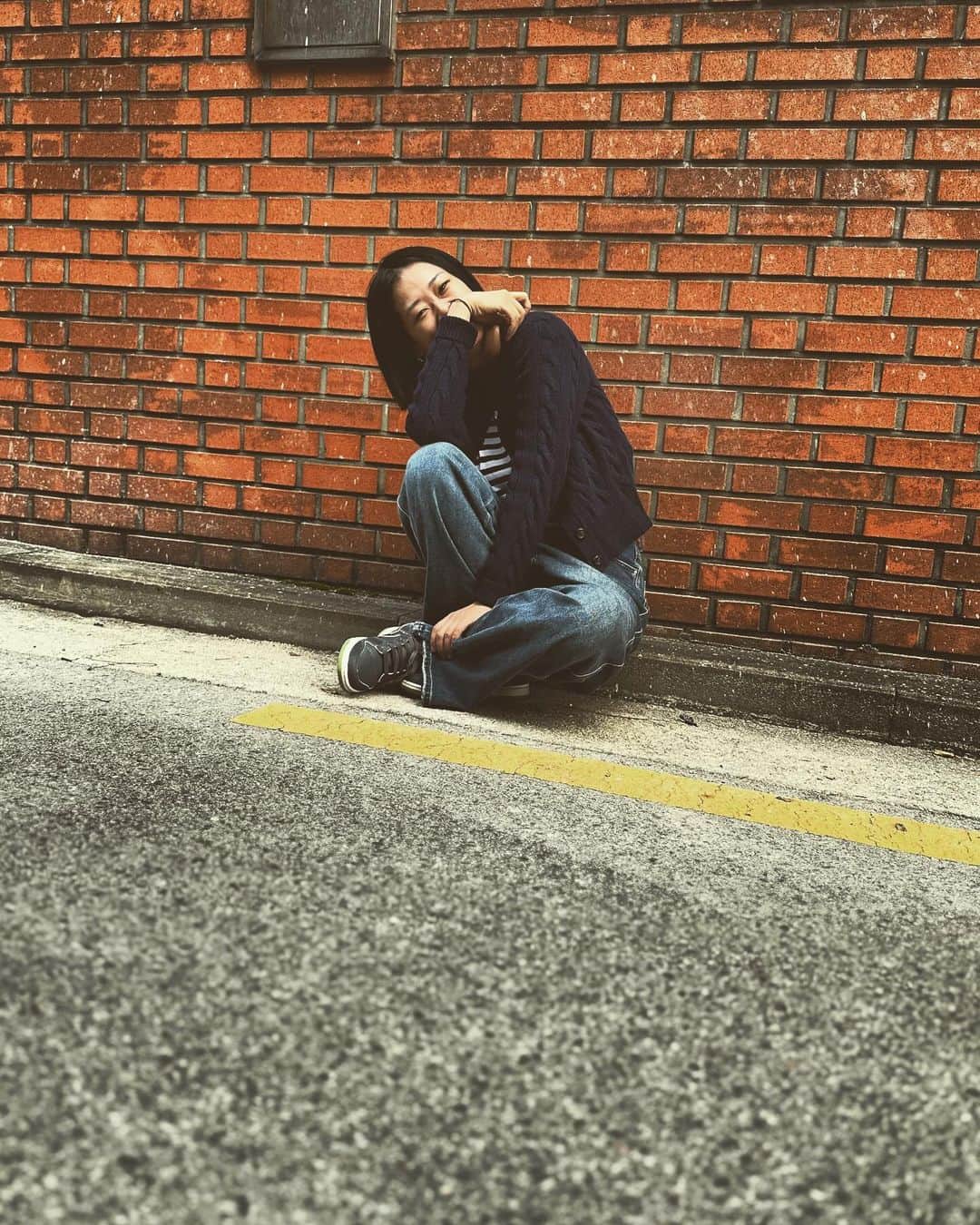 ヒョン・ジュニのインスタグラム：「가을없이 겨울올거 같지? 🥲」