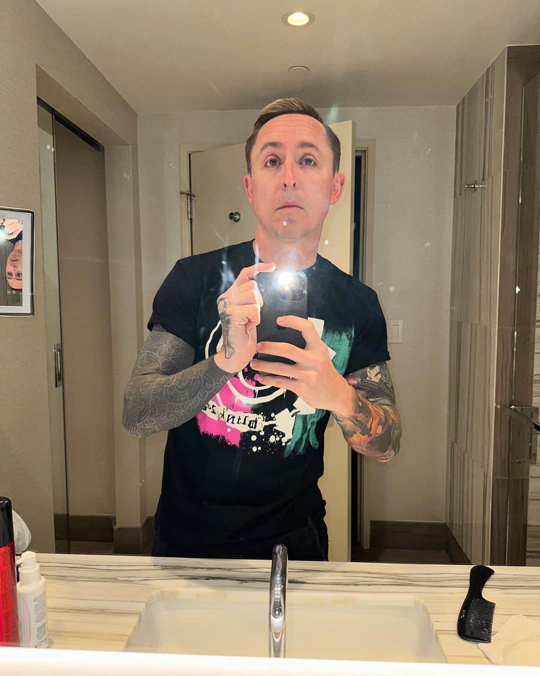 Yellowcardのインスタグラム：「Are we in your top 8?🥺 Relive the Myspace days with us at @whenwewereyoungfest at 2:05pm on the Green stage! See you soon🤘 • • • 📸 @williamryankey  • #yellowcard #yellowcardband #whenwewereyoung #musicfestival #lasvegas #poppunk #emo #elderemo」