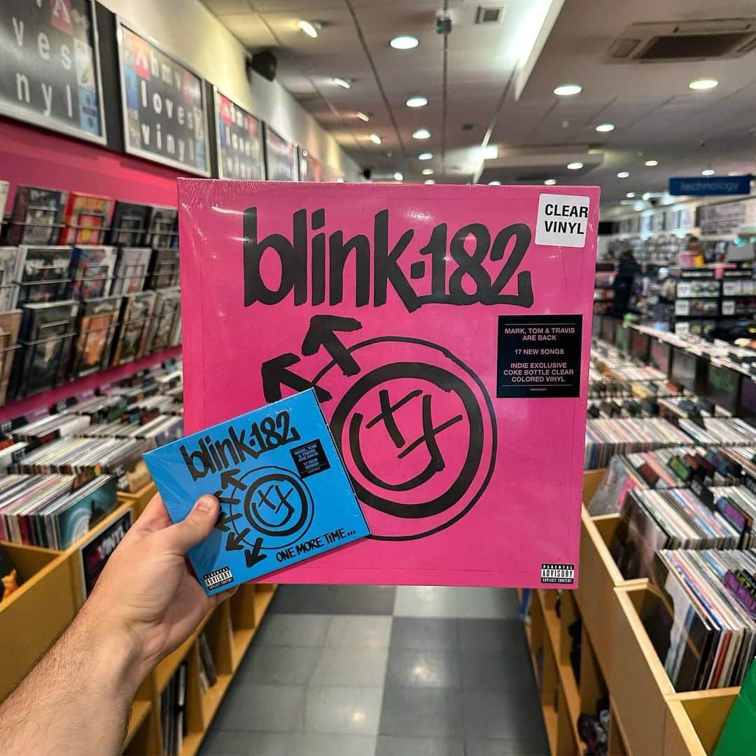 blink-182さんのインスタグラム写真 - (blink-182Instagram)「Support your local record store! Grab the indie retail exclusive limited edition coke bottle clear vinyl of ONE MORE TIME… while you can. Tag your favorite record store in the comments!」10月22日 2時29分 - blink182