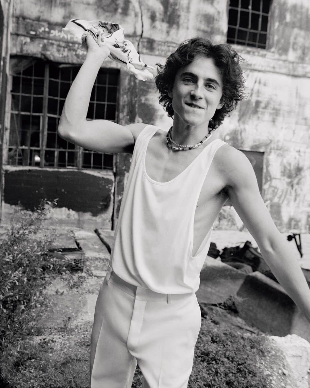 GQのインスタグラム：「“I hope that when I do this next movie, and you talk to me at the end of it, I’ll be in ruins.”  This is our third cover story with Timothée Chalamet, part of an ongoing project of charting the young actor through the most important moments of his life and career. For this issue, he shares his thoughts on coming of age. Read the full profile at the link in bio.  Written by @danielvriley Photography by @cassblackbird Styled by @heidibivens Hair by @ward_hair_official Skin by @karinamilan__ Productionby @boomproductions Set by @studio_hans_nyc」