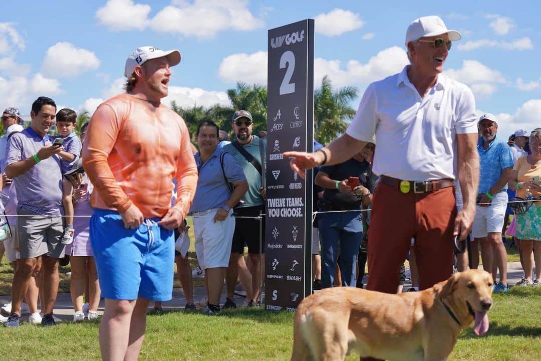 グレグ・ノーマンさんのインスタグラム写真 - (グレグ・ノーマンInstagram)「Greg 🤝 Greg #LIVGolf」10月22日 3時01分 - shark_gregnorman