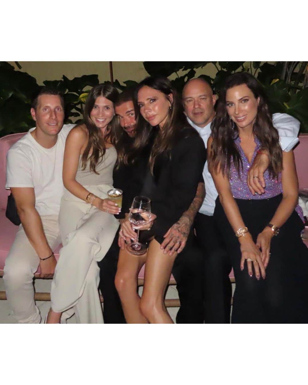 ヴィクトリアベッカムさんのインスタグラム写真 - (ヴィクトリアベッカムInstagram)「Fun in Miami!! Congratulations @DavidGrutman on your new opening @CasaDonnaMiami! Kisses xx」10月22日 2時56分 - victoriabeckham