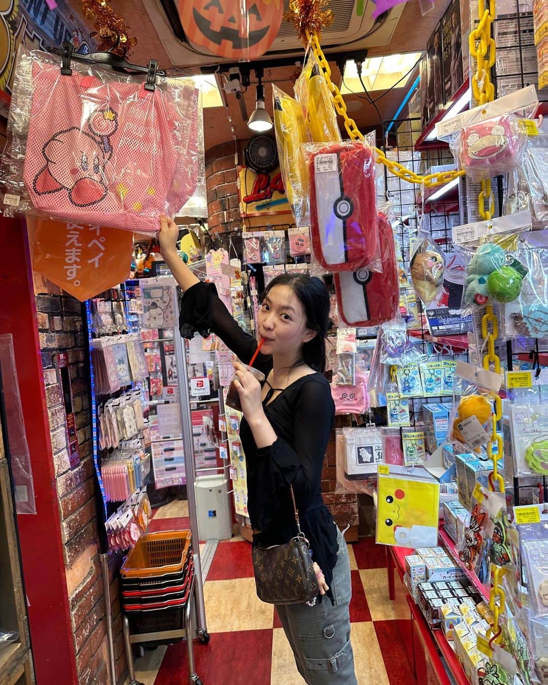 イェリのインスタグラム：「사랑이 피어나는 일본 여행」