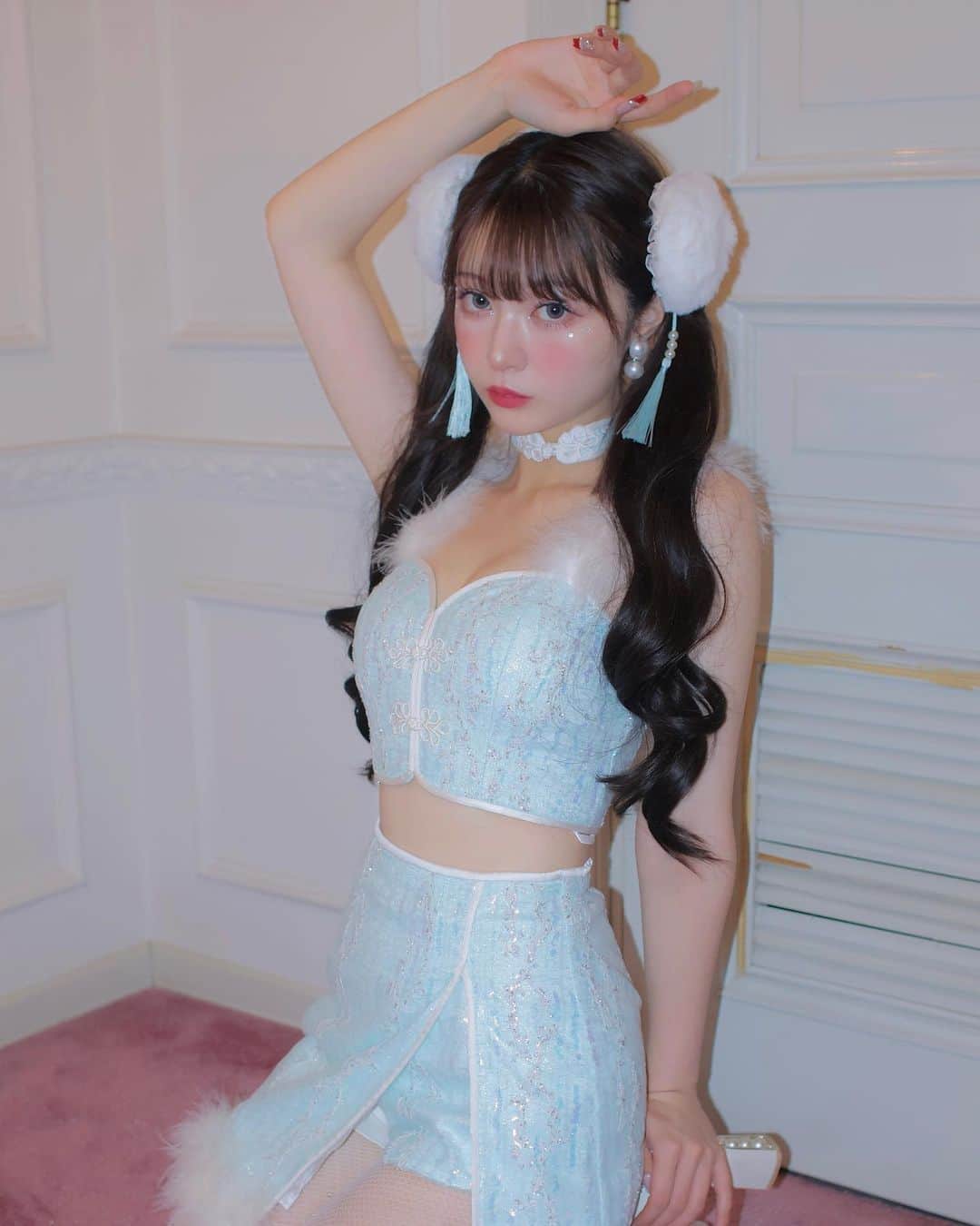ROBEdeFLEURSのインスタグラム：「⁡ ⁡ 𝐇𝐚𝐥𝐥𝐨𝐰𝐞𝐞𝐧 𝐃𝐫𝐞𝐬𝐬 𝐰𝐞𝐚𝐫 𝐄𝐦𝐢𝐮 ⁡ ⁡ 2023年も可愛くてセクシーなコスプレが登場💓💓 これを着れば、誰よりも輝く1日に🖤🖤 ⁡ ⁡ 𝐻𝑎𝑝𝑝𝑦 𝐻𝑎𝑙𝑙𝑜𝑤𝑒𝑒𝑛 🤍🤍🤍 ⁡ anier.ROBE - produced by れいな先生 【アニエルローブ】  ✓anier4028」