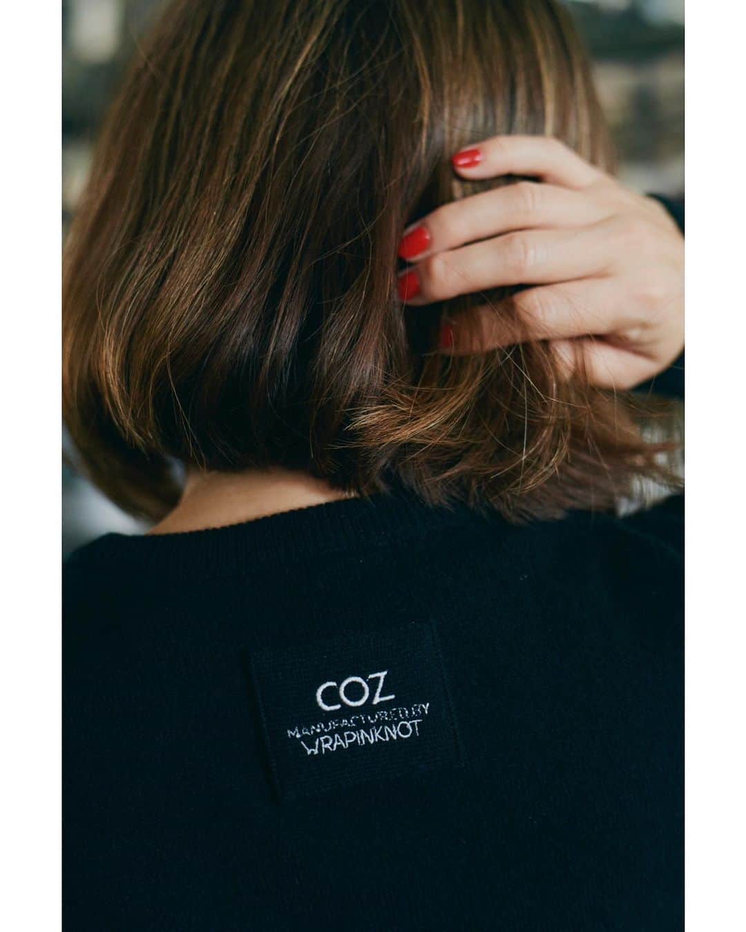 ラッピンノットのインスタグラム：「▷ COZ manufactured by WRAPINKNOT NEW COLLECTION  @cozcozrin @wrapinknot_official   Photographer：Yasutomo Sampei @sampeism  Stylist：kozue Anzai @cozcozrin  #wrapinknot #knitwear #cashmere」