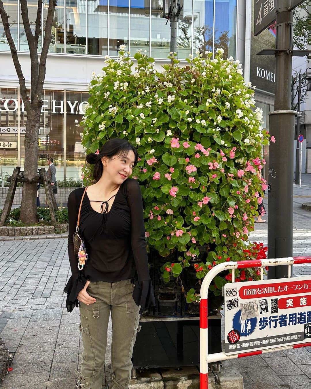 イェリさんのインスタグラム写真 - (イェリInstagram)「Tokyo 🖤🪽」10月21日 18時49分 - yerimiese