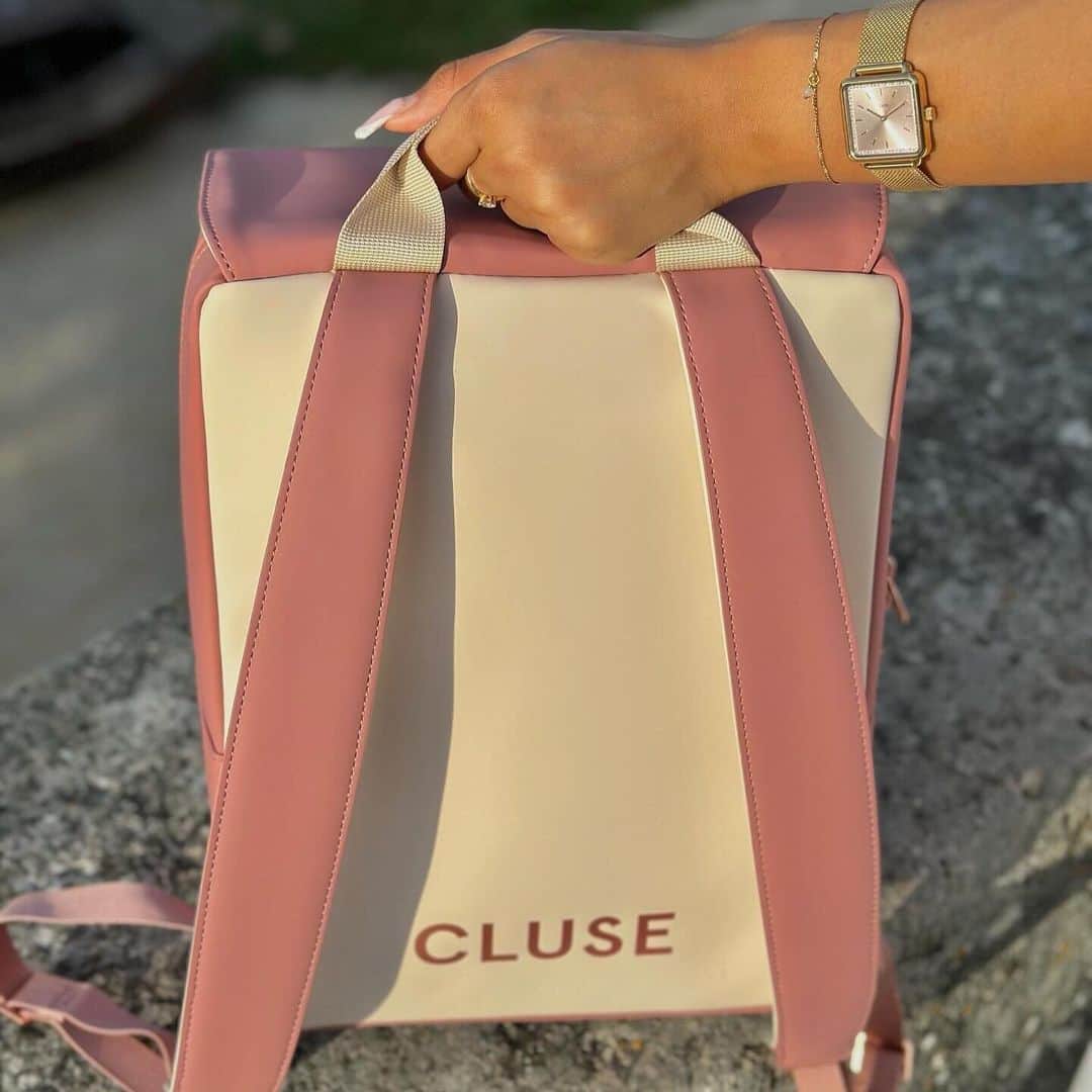 のインスタグラム：「In our pink era 💞 #ClusexLeanemarts #PermanentSummer #Cluse」