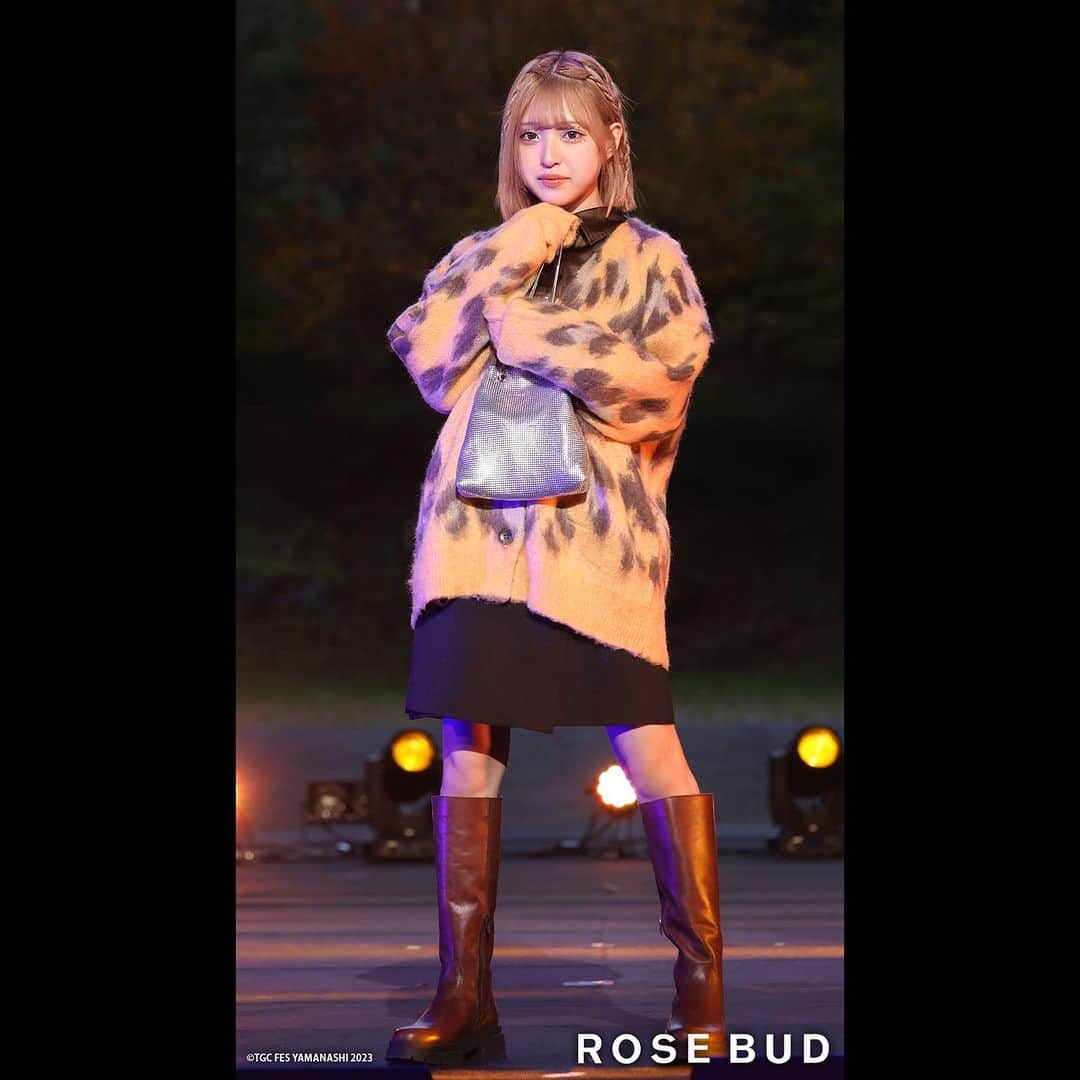 東京ガールズコレクションさんのインスタグラム写真 - (東京ガールズコレクションInstagram)「【TGC フェス 山梨 2023】ROSE BUDの全ルック公開!!!  TGC公式YouTubeにてステージムービーも公開💕  #ROSEBUD / @rosebud_official_ #楓 / @kaede_ #鶴嶋乃愛 / @felonyrose__n #新沼凛空 / @ria_niinuma #香音 / @kanon420_official #那須ほほみ / @nasu_hohomi #山下幸輝 / @qpitdef #MINAMI / @mimi.minami.mimi #トラウデン直美 / @naomi_trauden_  ***************** 『TGC FES  YAMANASHI 2023』  📆日時 2023年10月21日（土） 10:30~17:00（予定） MAIN AREA ／開場13:00 開演14:00 終演17:00 GREEN AREA／開場10:30 閉場17:00  📍会場 MAIN AREA／河口湖ステラシアター GREEN AREA／河口湖総合公園  #TGCフェス山梨 #TGC #東京ガールズコレクション #fashion #event #ootd #coordinate #model #Japan #イベント」10月21日 19時04分 - tgc_staff