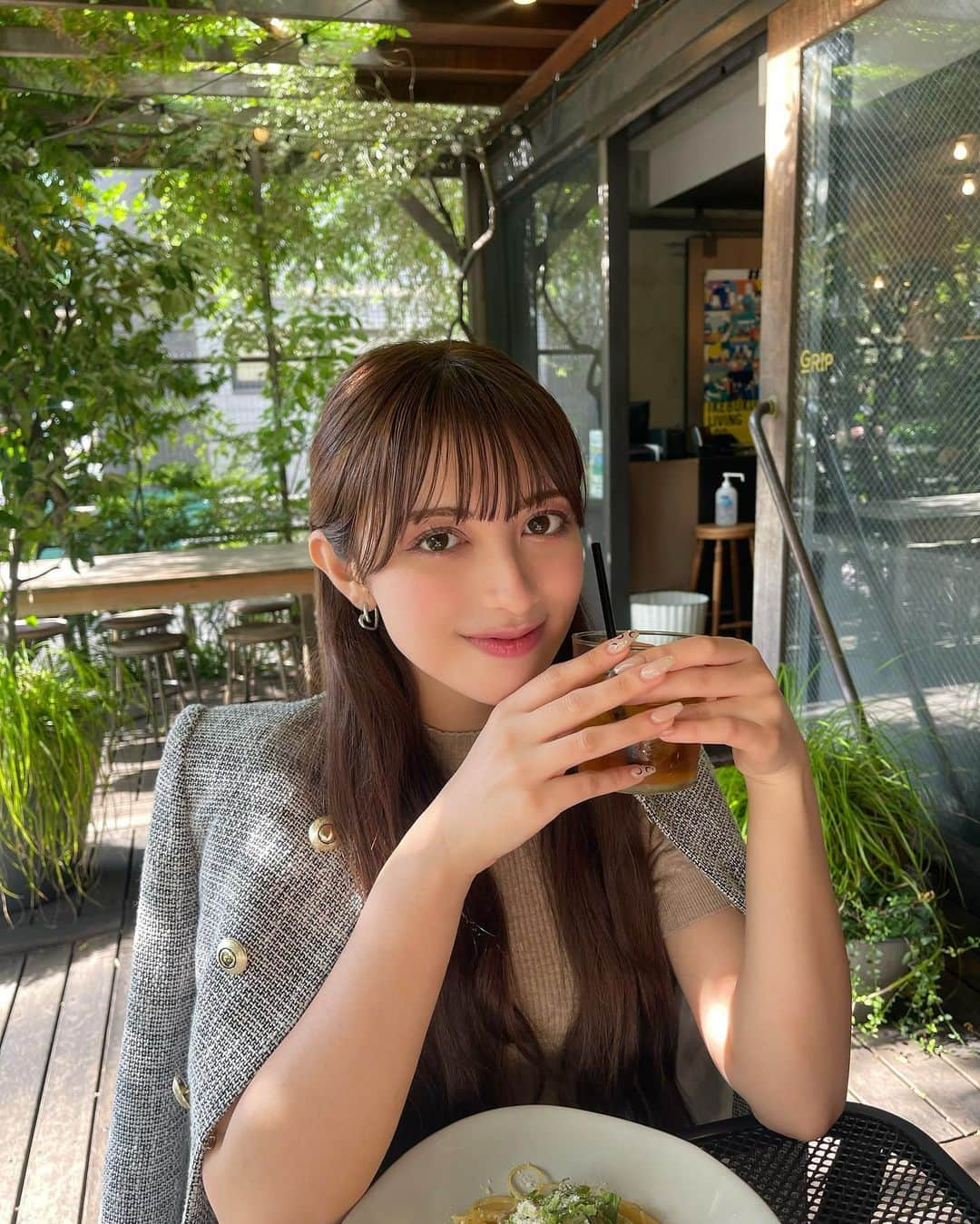 エブラヒミ椎菜さんのインスタグラム写真 - (エブラヒミ椎菜Instagram)「had lunch with my bestie☕️✨️  jacket: @zara  tops: @aliexpress   #池袋カフェ #池袋グルメ #池袋ランチ #lunch #tokyo #instagram #instagood #instalike #ootd #좋아요그램 #좋아요반사 #좋아요테러 #좋반 #오오티디룩#いいね返し #단발머리 #미용실 #데일리룩 #머리스타그램 #좋아요폭탄 #팔로우미 #셀카 #셀끼꾼 #01년#01」10月21日 19時11分 - sheena.621