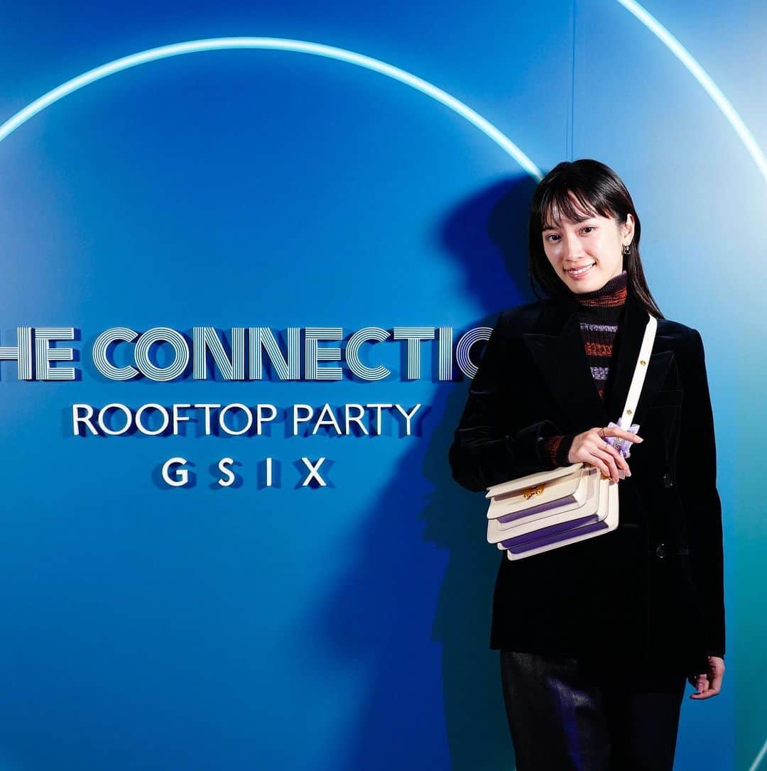 甲斐まりかさんのインスタグラム写真 - (甲斐まりかInstagram)「#PR GINZA SIX ROOFTOP PARTY🍂  秋の夜風が気持ちいいGINZA SIXの屋上で行われたパーティに行ってきました🥂✨  豪華なアーティストライブやシェフたちによるフィンガーフードで、スペシャルで贅沢な夜に。  この開放的なROOFTOP PARTYは、10/22まで一般開放されているそうなので、皆さんも是非🤍  #GINZASIXxME #GSIXVIPPARTY」10月21日 19時30分 - mari_ka95