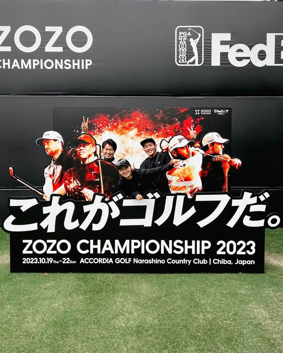 西野沙瑛さんのインスタグラム写真 - (西野沙瑛Instagram)「- ZOZO CHAMPIONSHIP 2023⛳️ 2年ぶりに観戦しに行ってきました！  今回は息子もいたので観戦メインというよりは、 雰囲気を楽しむメインで😎 天気もよかったので、ピクニック気分で最高でした🍔！  海外の有名選手もたくさん見れたし、 ショップもたくさん見れて大満足🤍  また来年も行きたいな！！  #PR #zozochampionship #ゴルフ女子 #ゴルフ男子 #ゴルフコーデ #スポーツ女子  #ゴルフウェア #スポーツ #golf #골프 #골프스타그램 #골프장 #라운드 #골프스윙 #골프사랑 #골프레슨 #아이언샷 #스크린골프  #golfstagram #golfswing #girlsgolf #golfer #ママゴルファー」10月21日 19時43分 - sae_golf