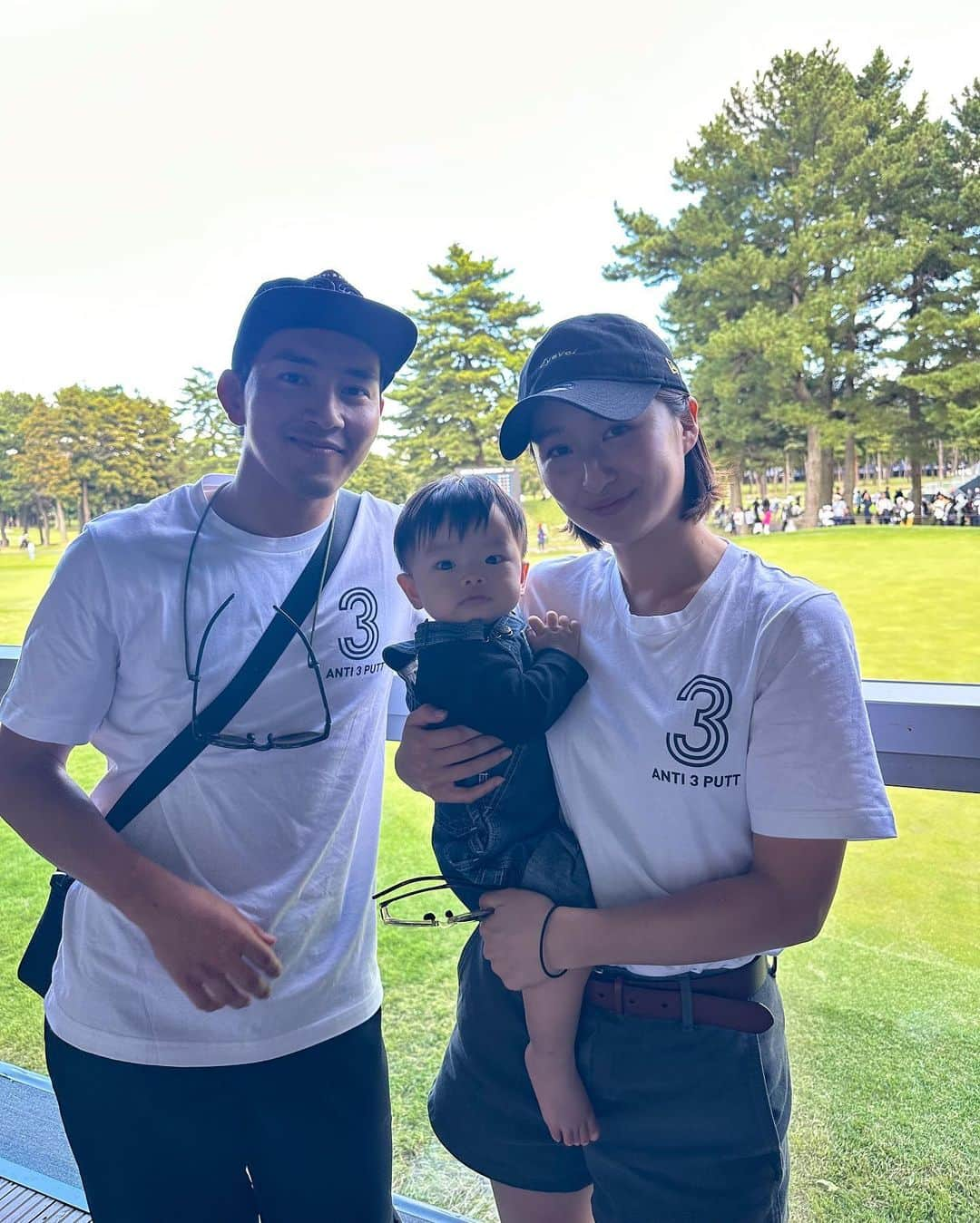 西野沙瑛さんのインスタグラム写真 - (西野沙瑛Instagram)「- ZOZO CHAMPIONSHIP 2023⛳️ 2年ぶりに観戦しに行ってきました！  今回は息子もいたので観戦メインというよりは、 雰囲気を楽しむメインで😎 天気もよかったので、ピクニック気分で最高でした🍔！  海外の有名選手もたくさん見れたし、 ショップもたくさん見れて大満足🤍  また来年も行きたいな！！  #PR #zozochampionship #ゴルフ女子 #ゴルフ男子 #ゴルフコーデ #スポーツ女子  #ゴルフウェア #スポーツ #golf #골프 #골프스타그램 #골프장 #라운드 #골프스윙 #골프사랑 #골프레슨 #아이언샷 #스크린골프  #golfstagram #golfswing #girlsgolf #golfer #ママゴルファー」10月21日 19時43分 - sae_golf