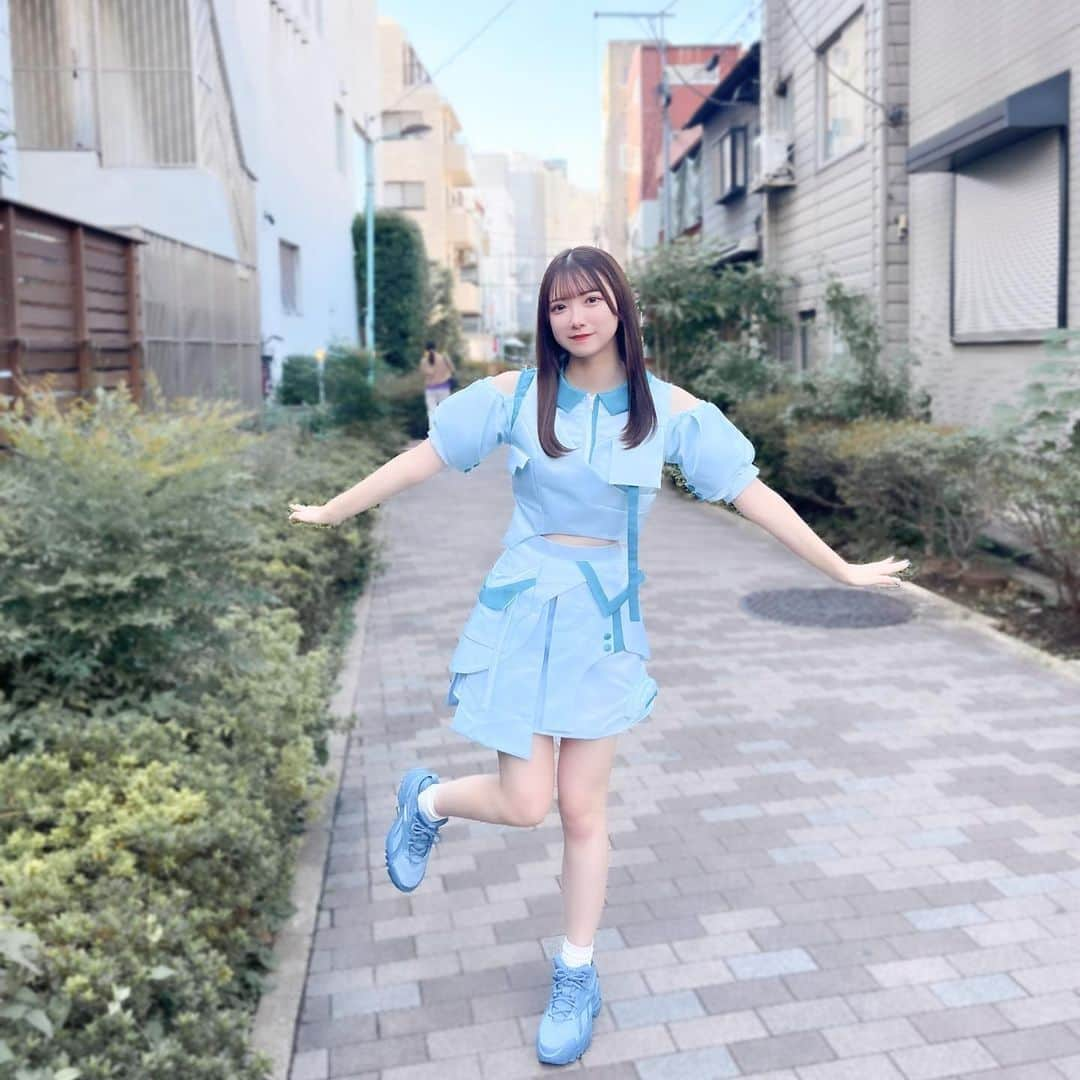 薮田こももさんのインスタグラム写真 - (薮田こももInstagram)「🤍🪽  白藍色担当のアイドル私だけかな〜🪞🫧🫖🧊🛁🍼🌨💍」10月21日 19時38分 - yuri_selfish