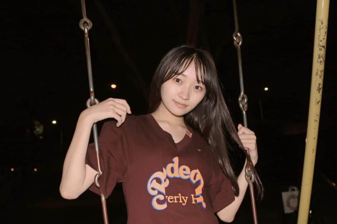 のインスタグラム：「帰り道は遠回りしたくなる ・ ・ #夜の公園  #帰り道は遠回りしたくなる  #乃木坂46   #nightphotography  #naturephotography  #girlportrait #actress #actor #girl #photography #portrait #japanesegirl #portraitphotography #daily_phot_jpn #japan_daytime_view」