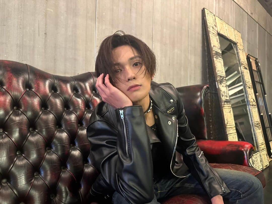 のインスタグラム：「・ GIANNA 10.30 release off shot 🖤  #どの八木が好き⁇」