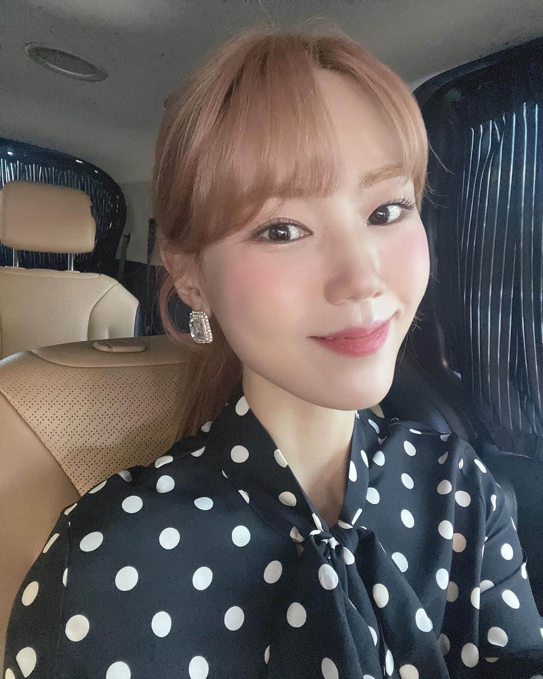 キム・ヨンジのインスタグラム：「#엘센츠마을축제🎤🎶 반가웠어요 또 만나요🥰🫶」