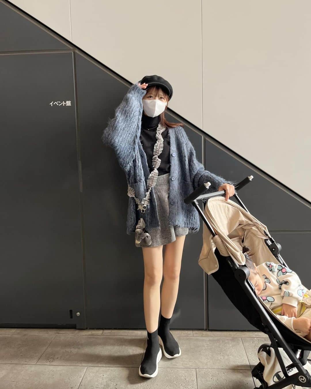 はやめいのインスタグラム：「. 娘っちが5時頃に元気いっぱい起床した ので早くに家のことを終わらせて 朝活した日 👧🏻🫶🏻☕️  写真はちょっと眠そう。 🤭 この後わりとすぐお昼寝してくれました笑  そういえば！娘っちの体重をよく聞いて いただくのですが少し小さめで 11.1kgです 💭👶🏻  ほっぺたぷくぷくの丸顔ちゃん なので写真だと少し 大きく見えるかな？🐶  ガーディガン @wego_zozo   ZOZOでクーポンが出ています🎫♡  #WEGO#ウィゴー#カーディガン #ZOZOTOWN　#ZOZOTOWN購入品　 #こども #こどものいる生活#シングルマザー#シンママ#シンママライフ#こどものいる暮らし#キッズ#ママスタグラム#２歳8ヶ月#むすめふく#プチプラコーデ#mamagirl#ママファッション#ママコーデ#親子服#親子コーデ#キッズコーデ」