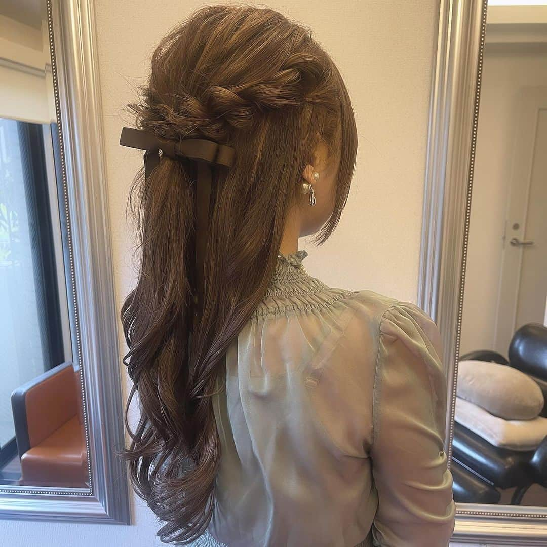 MOMOHAHAさんのインスタグラム写真 - (MOMOHAHAInstagram)「大親友の結婚式👰‍♀️❤️ スピーチ緊張しすぎて手がガクブルだったけど、幸せな時間だったな👼  #結婚式コーデ  #結婚ヘアアレンジ」10月21日 20時02分 - momo8haha