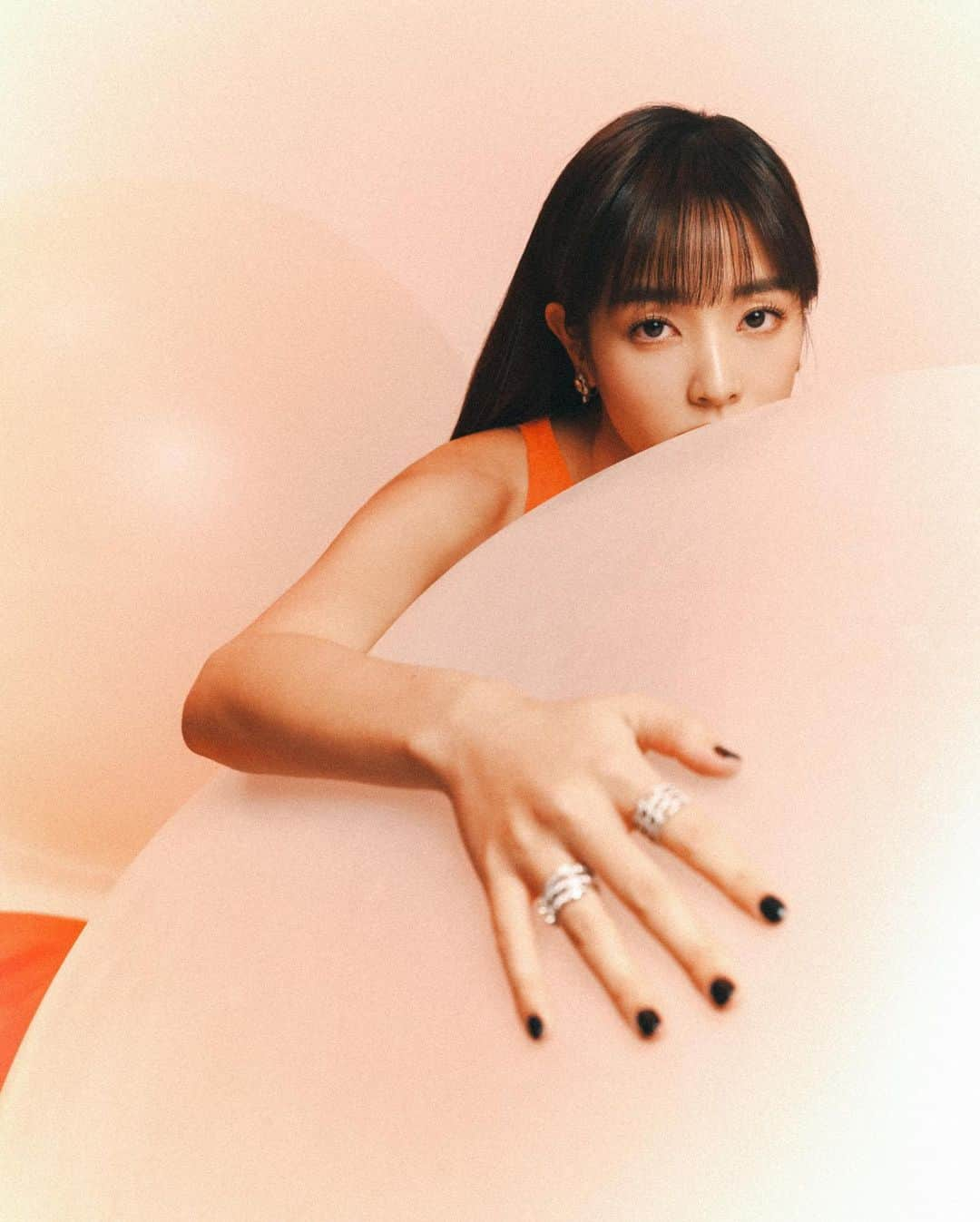 ジングルワンさんのインスタグラム写真 - (ジングルワンInstagram)「： 🧡🍊🎃🧶🧡  Dress @ralphlauren #RLCollection Jewelry @bulgari #BulgariJewelry Shoes @renecaovilla.tw Stylist @zestylingstudio @emayuyun @ting_ting_huie Makeup @yml.makeup @k214156 @keiliu Hair @ben79979 Photo @johnnylu.jpg Tailor 佳珍姐🤍」10月21日 20時07分 - _ginglebellaaa