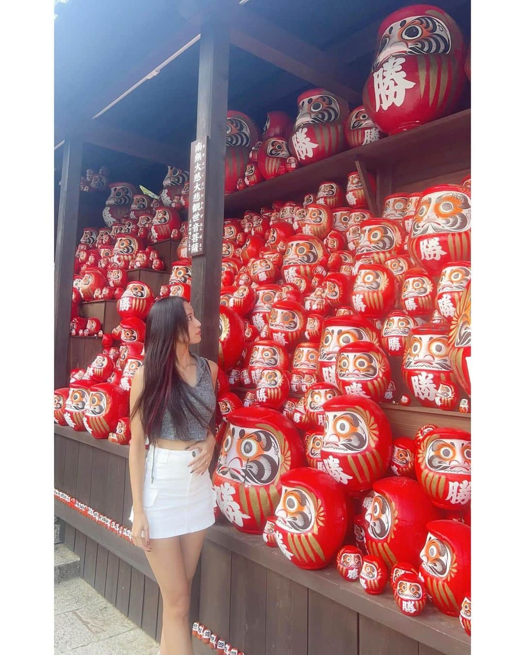 だふちゃん 。さんのインスタグラム写真 - (だふちゃん 。Instagram)「⛩️ 🇯🇵  Katsuo-ji-Temple in Osaka, Japan. There were a lot of Dalma.  I've been there to pray for the prosperity of the new store and get power!!  #勝尾寺 #勝尾寺だるま #だるま #daruma  #商売繁盛」10月21日 20時15分 - a19950827a