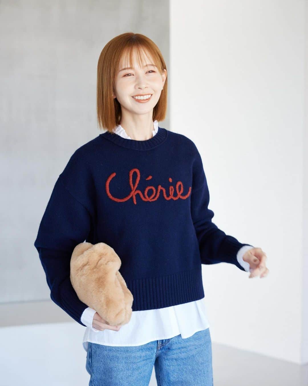 はれこのインスタグラム：「最近は自分でヘアセットする時は前髪ありのストレートが多いです 休みの日もこんな感じ  この日の撮影楽しかったな〜 スタジオが広くて待ちの時もうろうろ出来て良かった  -  📷 / @onoyuka_photography   @slobeiena  knit no.23080912296030  -  #slobeiena  #スローブイエナ #秋のコーデ  #秋服コーデ  #秋服コーディネート  #ニットトップス」