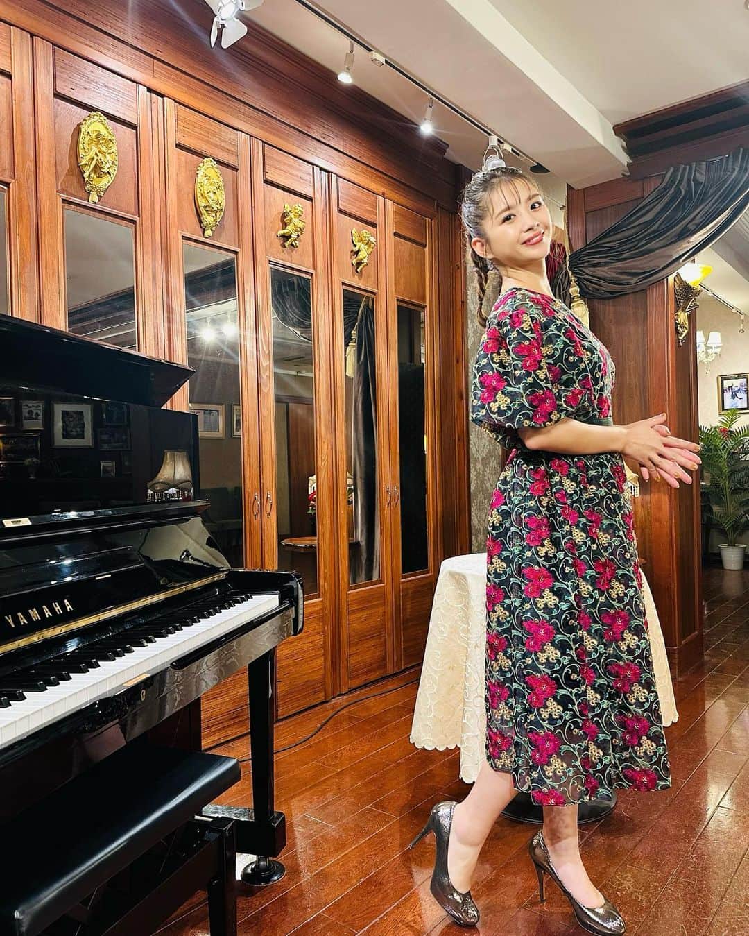 綺咲愛里さんのインスタグラム写真 - (綺咲愛里Instagram)「. 久々のファンミーティング ありがとうございました🧡🤎 たのしかったーー！ ⁡ all my love💋 ⁡ #🎃」10月21日 20時35分 - kisaki_airi