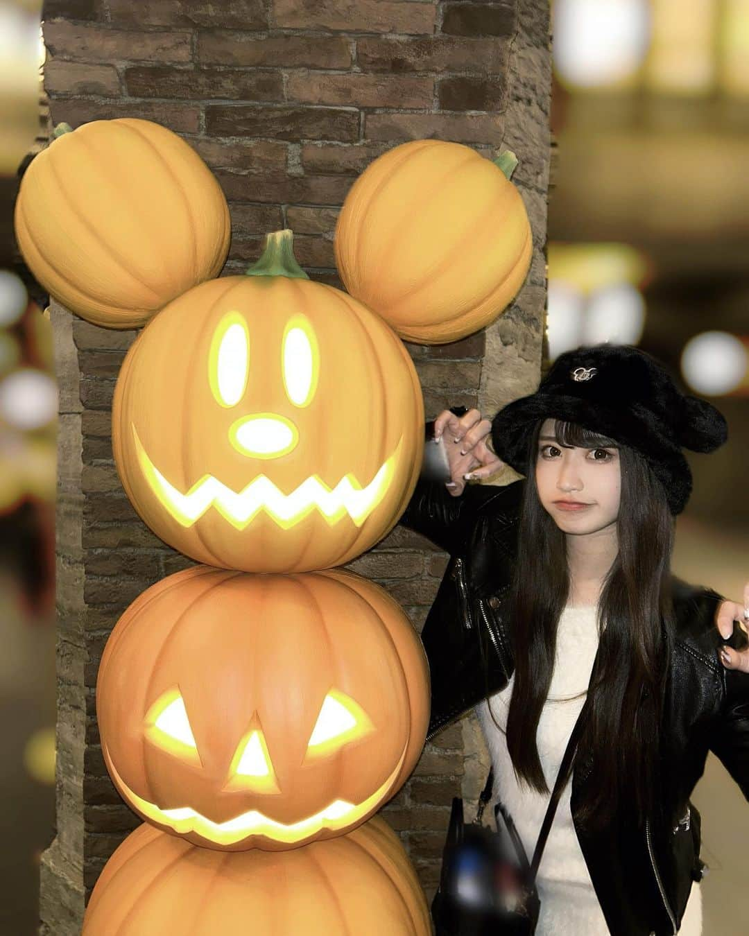 山内寧々のインスタグラム：「‪‪❤︎‬ Dはろ小学生ぶり🎃🖤  #ディズニーハロウィン #Dハロ」