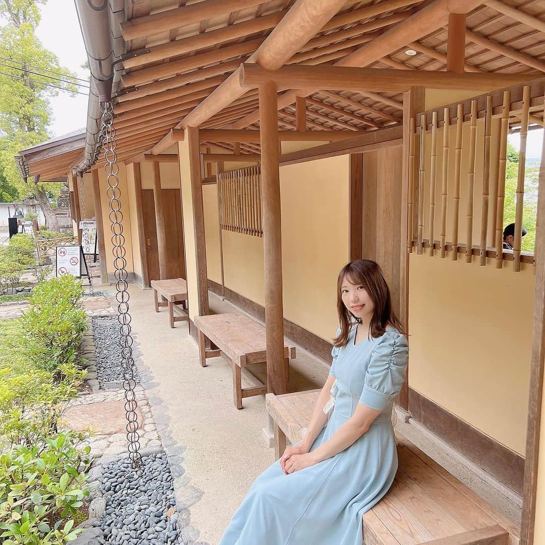 桐谷蝶々さんのインスタグラム写真 - (桐谷蝶々Instagram)「⛩️ ナレーション担当しました！ 旅番組です。  BSフジ『 #同郷どらいぶ 』　 10月21日(土) 20:00～21:55  今まで接点はあまりなかったけど故郷は同じ。同郷の有名人2人がペアとなって地元にドライブへ🚗  《出演者》 京都編：山村紅葉さん、木村祐一さん 神奈川編：杉山愛さん、田崎真也さん  ちょうど今年京都に行ったので、その時の写真を載せます。 私は伏見稲荷大社に行きました🦊⛩️  ナレーションした嵐山も行ってみたいなぁ。 渡月橋も歩いてみたいです  是非ご覧ください🥰🙏  #京都 #京都グルメ #伏見稲荷大社 #稲荷大社 #稲荷大社⛩ #旅行 #旅番組 #ナレーション #ナレーター」10月21日 20時42分 - choucho_kiri