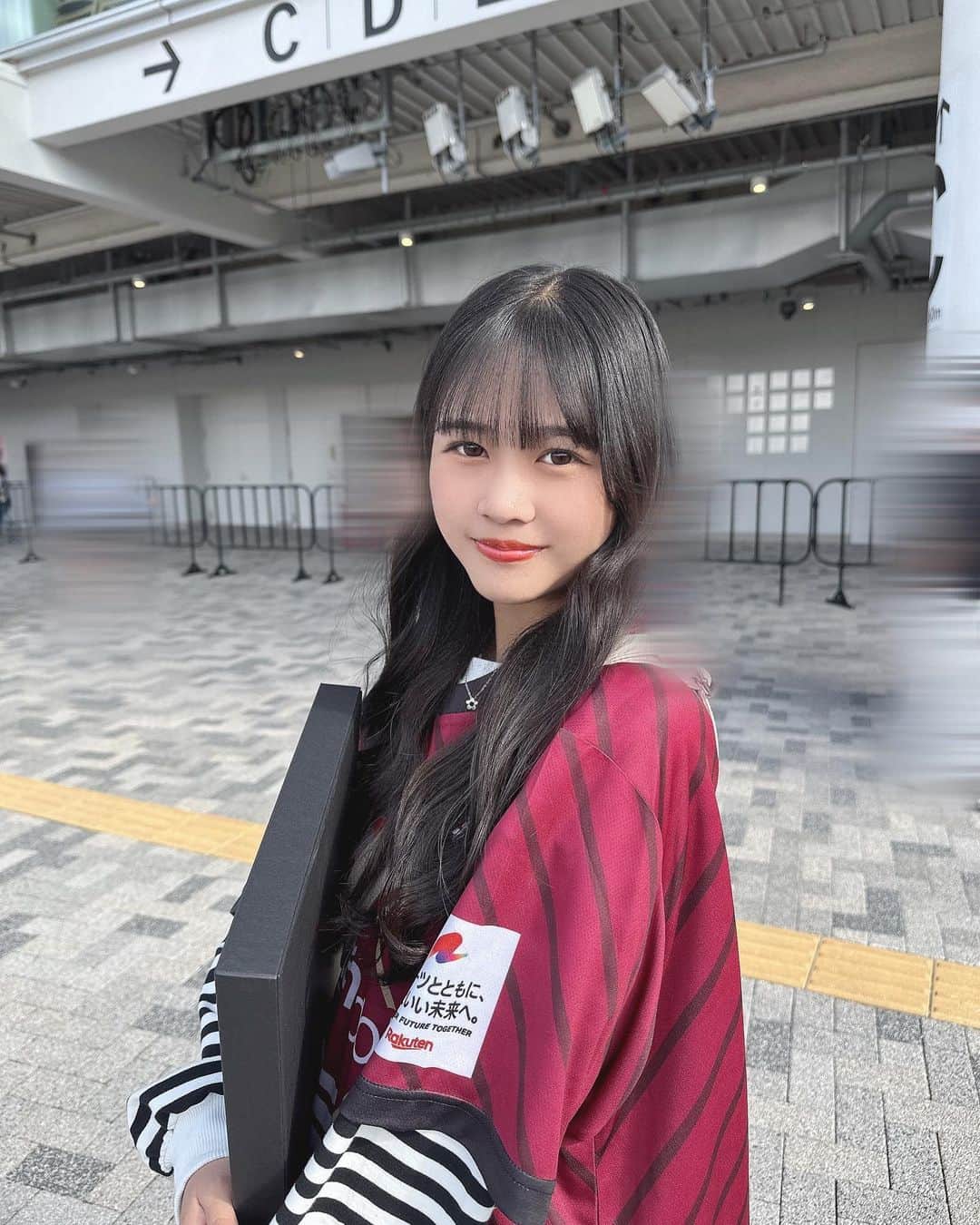 藤田苺花さんのインスタグラム写真 - (藤田苺花Instagram)「⚽️♥️ ヴィッセル神戸凄かった〜🥹🥹♡ 3-1で勝ったよ！！！上手すぎた＾＾  サッカー観戦またハマりそうですっっ  次はどこ見に行こうかな〜💭  ❤︎‬┈┈┈‪‪❤︎‬┈┈┈‪‪❤︎‬┈┈┈‪‪❤︎‬┈┈┈‪‪❤︎‬‪‪‬┈┈┈‪‪❤︎‬┈┈┈‪‪❤︎‬  #ヴィッセル神戸 #Jリーグ #J1 #サッカー #サッカー観戦 #サッカー女子 #国立競技場  💎PureGi公式アカウント💎 @puregi_official #PureGi #ぷれっぢ #アイドル #ALICE #紫担当  . #ありるん #VINEYARD #ヴィンヤード #08 #jc3 #中学生 #女子中学生 #雰囲気 #垢抜け #黒髪 #ロング #おすすめ #ありすたぐらむ」10月21日 20時43分 - alice620_alice