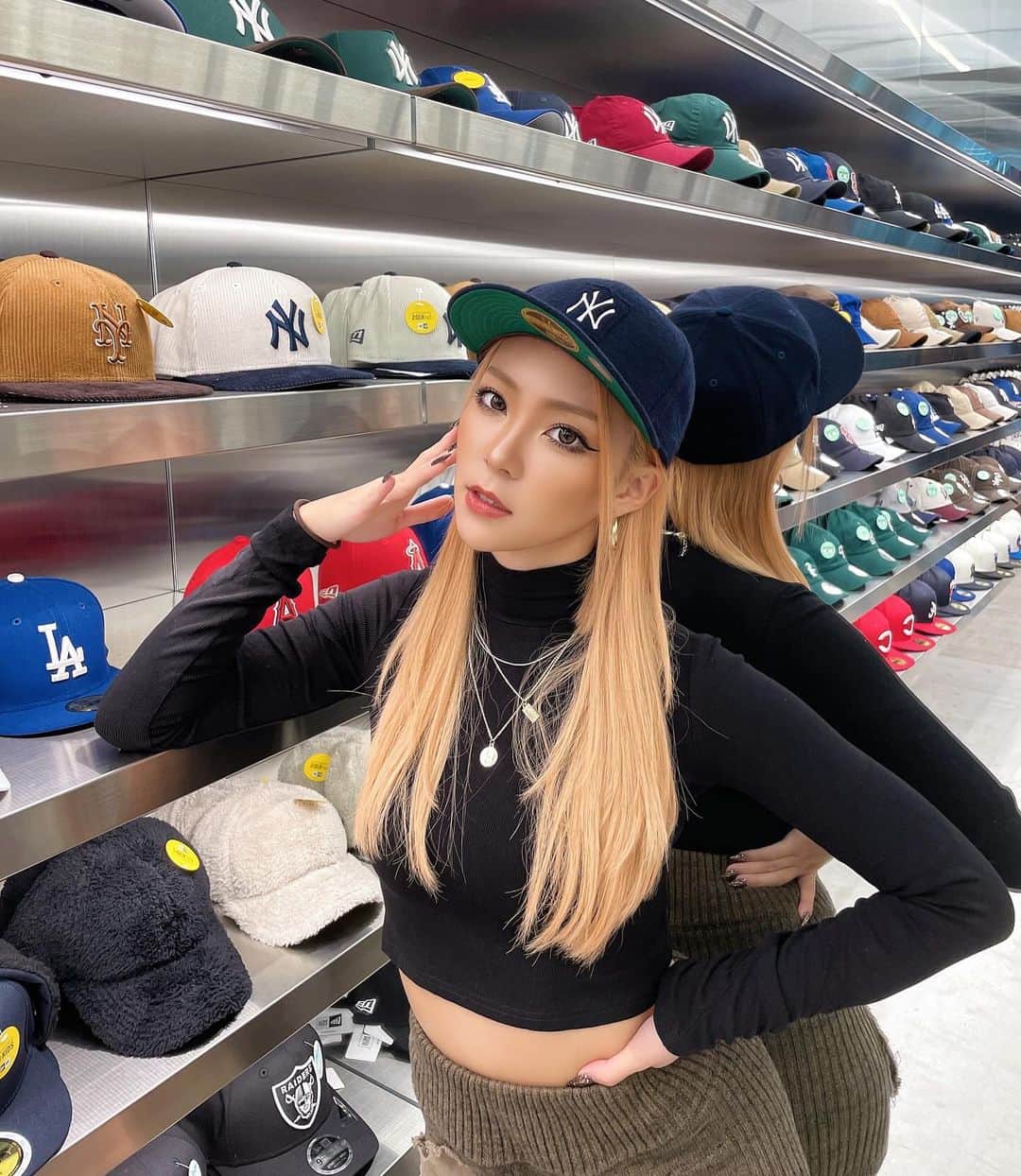 河部風花のインスタグラム：「⁡ @thecap_japan で新しく出たCAP可愛かった‪‪❤︎‬ ⁡ #ギャル #キャップ #ニューエラ #ギャルママ #ママ #2児のママ」
