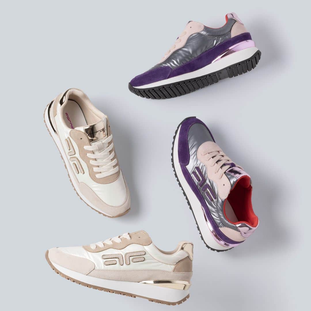 フォルナリーナのインスタグラム：「Minimal or pop? Ivory or Purple? 👑 Pick your mood!   #fornarina #wearyourcrown」