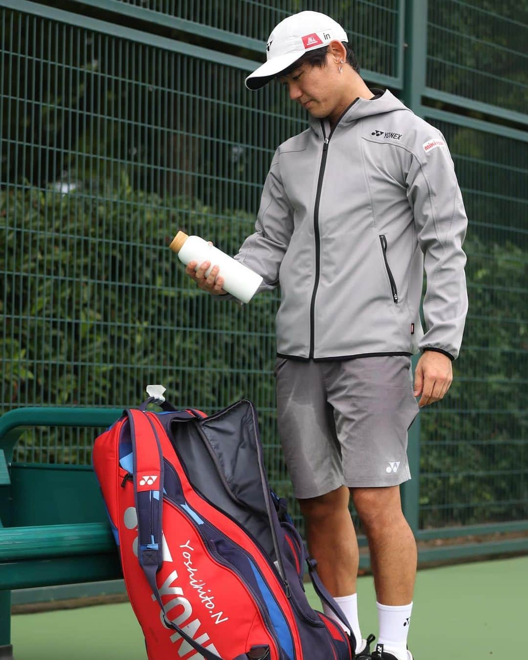 西岡良仁のインスタグラム：「Aces for the environment! 🎾♻️   Serving up sustainability on and off the court with my @waterdrop.sports bottle!🌿💦  Let's rally for a greener, cleaner world, one serve at a time on the @atptour 🌍🌱」