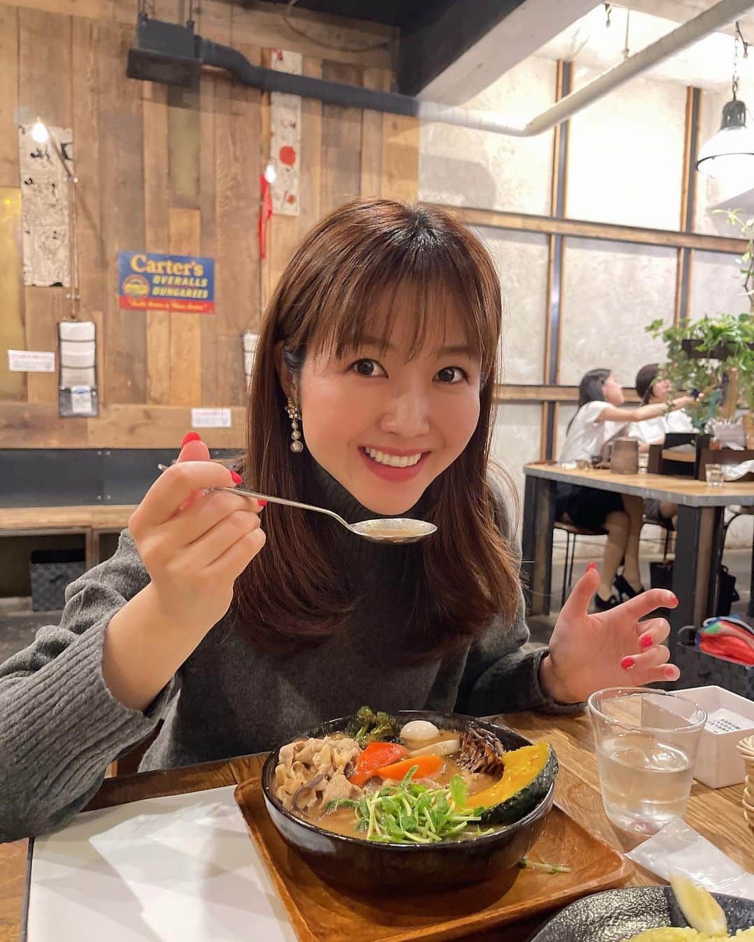 加藤響子さんのインスタグラム写真 - (加藤響子Instagram)「スープカレーおいしいいいい😋 初めてお店に1時間も並んだけど その甲斐がありました🥦 #garaku」10月21日 21時07分 - katokyooooooooo