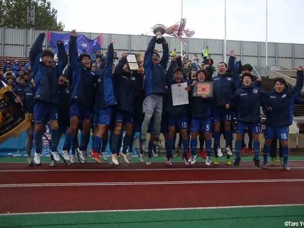 のインスタグラム：「全国で勝つための準備を続け、雨中で名門・秋田商に快勝。明桜が初の秋田連覇  #高校サッカー #選手権秋田県予選 #選手権 #明桜 #秋田 #soccer #football #サッカー #フットボール #⚽️ #gekisaka #ゲキサカ ©︎Taro YOSHIDA」