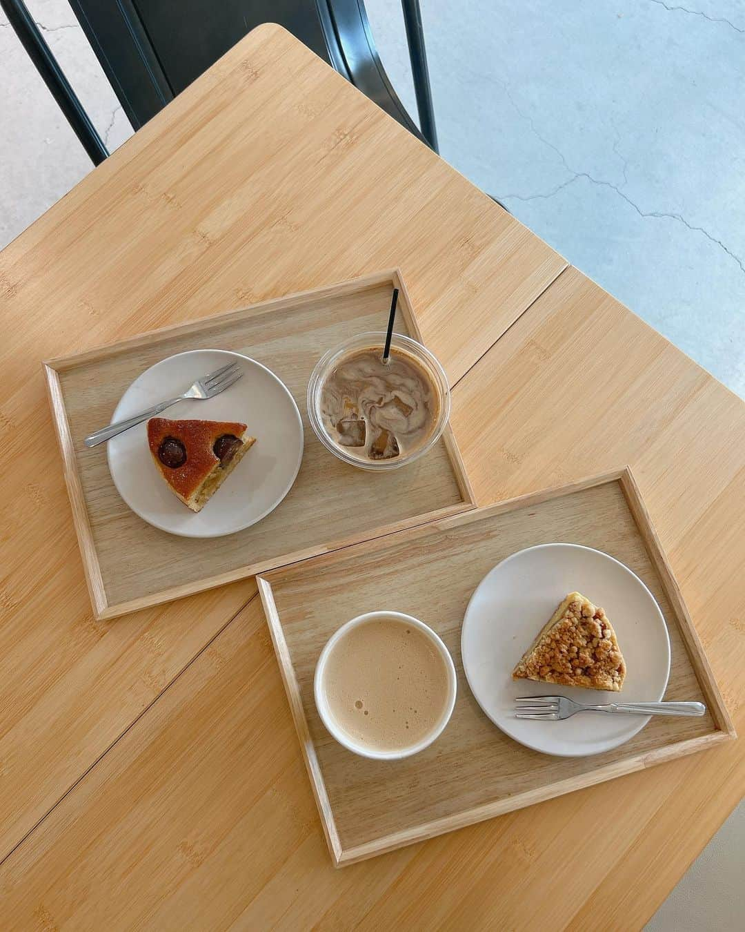 上坂由莉さんのインスタグラム写真 - (上坂由莉Instagram)「📍dot.S @dot.s_coffee  ⁡ 行ってみたかったカフェ☕️ 店内ゆっくり出来るし無機質な感じが めちゃくちゃ好みでした✌️⸝⸝ ⁡ ⁡ #dots #kyotocafe #kyotocoffee #kyototrip #kyoto #ドットエス #岡崎カフェ #平安神宮カフェ #京都カフェ #京都散策 #京都女子旅 #京都旅行 #秋の京都 #カフェラテ #モンブランタルト #アップルシナモン」10月21日 21時18分 - yuri_yoga.727