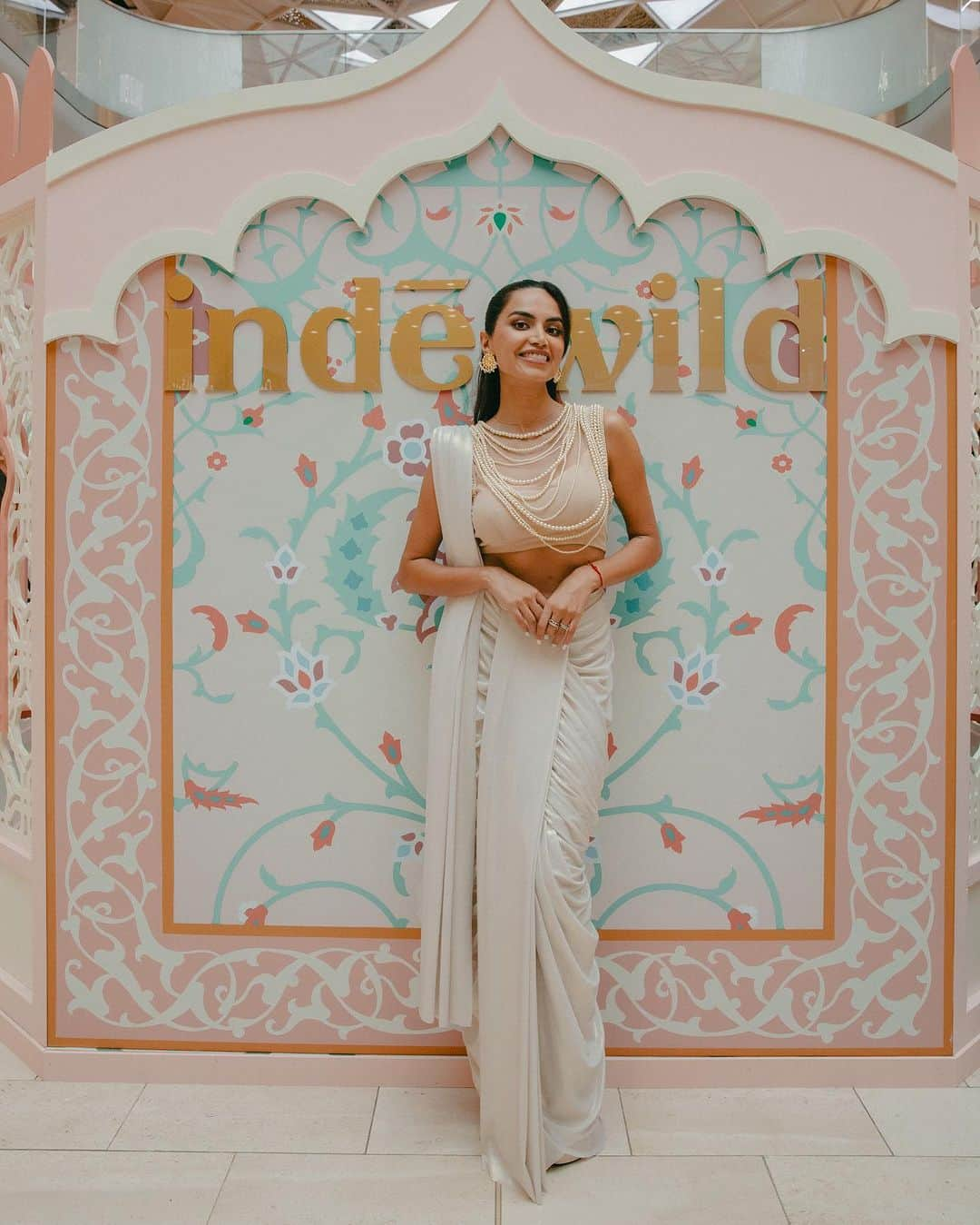 Diipa Büller-Khoslaのインスタグラム：「Day 1 🤎 Today (Day 2) is your last chance to meet Momi & Me at our @indewild Diwali London Pop-up 🪔🇬🇧  Meet us today: ⏰ Sat, 2 - 3 PM 📍 @westfieldlondon, White City, opposite Boots & SoaceNK  Thanks to the amazing team: Wearing @siddartha_tytler  Jewellery by @reddotjewels  Shoes @ysl  Make-up @saps.slap  Momi’s wearing @tilfi_banaras  Hair @johanjohn_  Photos by @indiabharadwaj」