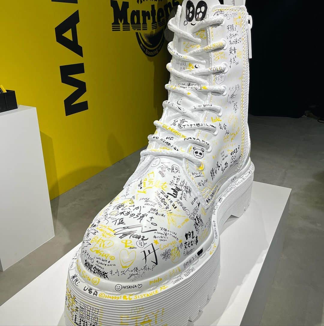 fuka3さんのインスタグラム写真 - (fuka3Instagram)「🖤💛 @drmartens_japan . . . DR. MARTENS MADE STRONG TOKYO Thanks @modigliane  . #drmartens #drmartensstyle #drmartensmadestrong #ドクターマーチン」10月21日 21時21分 - fuka3