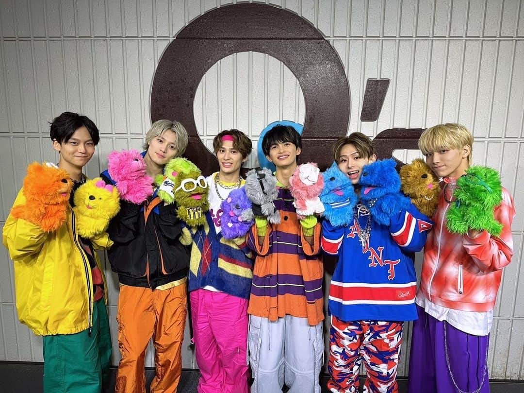 のインスタグラム：「リリイベ初日大阪ありがと✌️ 新曲披露もできてよかったー！ 明日は愛知！ フリーライブだから気軽に遊びにきてねー😬  #大阪 #ONENONLY #EIKU」