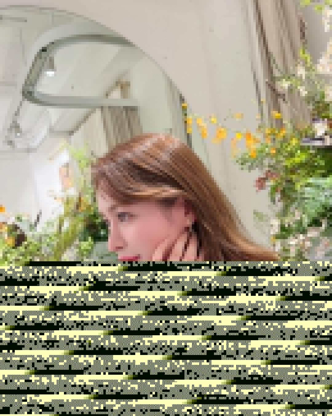 野崎萌香のインスタグラム：「@pensees_jewelry 受注会💎💎💎 3日目も、毎日お友達とお客様が沢山来てくださり、 幸せな気持ちで心がいっぱいになりました🥰🌙  雨でお足元の悪い中☔️ 足を運んでくださった方々ありがとうございました🩷🩷🩷🩷  実は12月に　@pensees_jewelry から おおきな発表があるのでおたのしみに😇❤️  また　@pensees_jewelry のInstagramをフォローしていない方⭐️  そちらもフォローしていただけますよう、よろしくお願いします🥹💕  ONE PIECEは　@snidel_official 💕  素晴らしいお花のフォトブースは　@grove.flower のチームが 韓国からきて素敵につくってくれました🇰🇷💐」