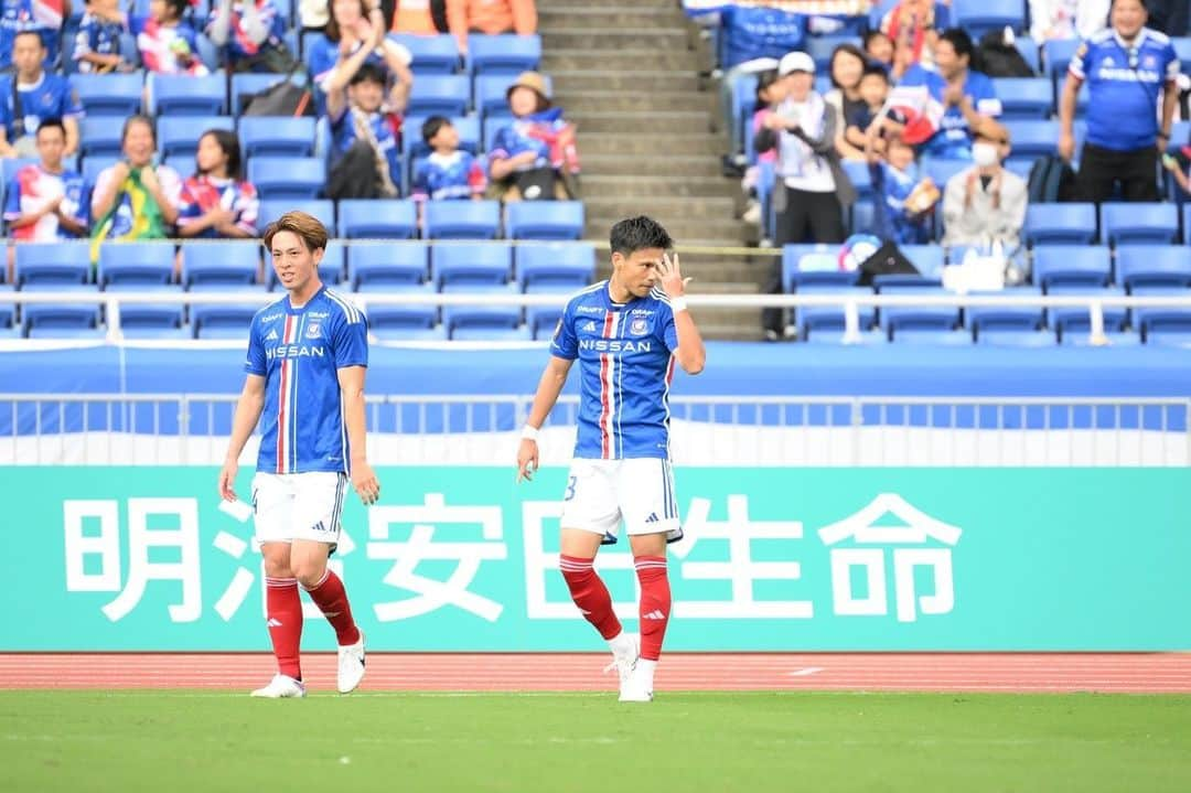 宮市亮さんのインスタグラム写真 - (宮市亮Instagram)「リーグ残り4試合🔥 @yokohamaf.marinos Familyで全力を尽くす💪 応援ありがとうございました🙏」10月21日 21時37分 - ryo381