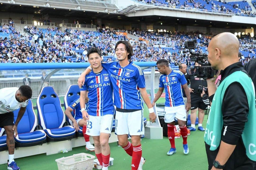 宮市亮さんのインスタグラム写真 - (宮市亮Instagram)「リーグ残り4試合🔥 @yokohamaf.marinos Familyで全力を尽くす💪 応援ありがとうございました🙏」10月21日 21時37分 - ryo381