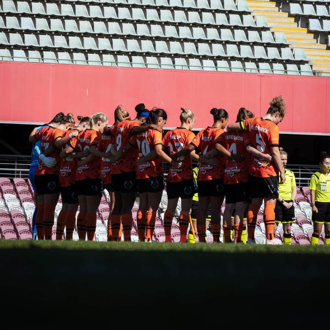 タメカ・バットさんのインスタグラム写真 - (タメカ・バットInstagram)「So proud to be back playing with my Roar teamies 🦁🧡🖤👊🏽   📸 @vetodigital  @brisbaneroarfc」10月21日 21時34分 - tamekayallop