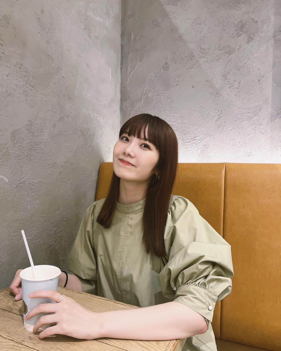 MOMOKAさんのインスタグラム写真 - (MOMOKAInstagram)「☕️☕️☕️  まーーーたカフェ。笑 クラベリ配信明日までだよ〜〜！！」10月21日 21時35分 - momoka_jewel