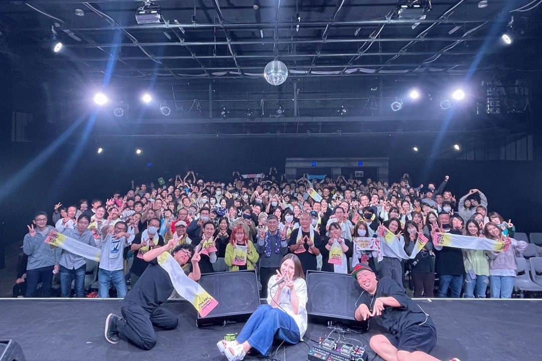 阿部真央のインスタグラム：「ツアー4公演目・新潟LOTS！ めちゃくちゃ素敵なライブになりました✨本当にありがとう❤️ 明日は金沢ー！ #阿部真央 #IGPtour_abemao」